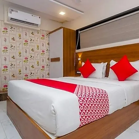 Qubestay Airport Capsule & 3* Mumbai