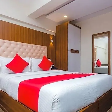 Qubestay Airport Capsule & Capsule hotel