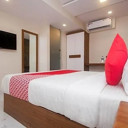 Qubestay Airport Capsule & Capsule hotel
