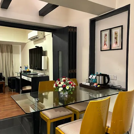 Ramee Guestline Khar Hotel