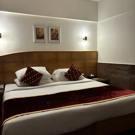 Ramee Guestline Khar Hotel 3*