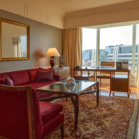 The Leela 5*