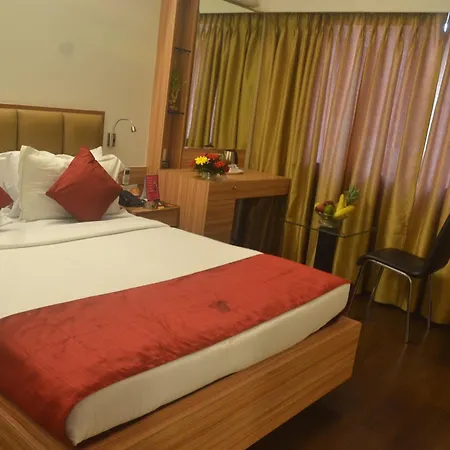 Plaza 3* Mumbai