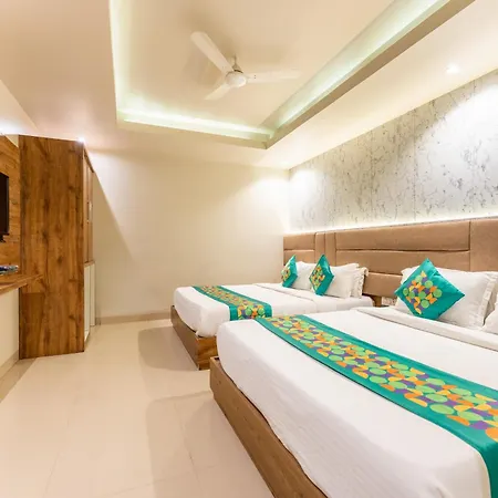 Treebo Amber International Airport T2 Hotel 3*