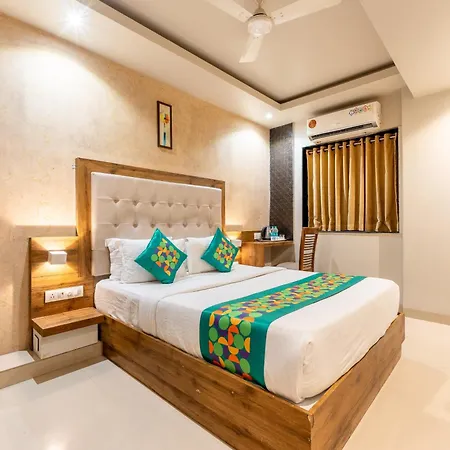 Treebo Amber International Airport T2 Hotel