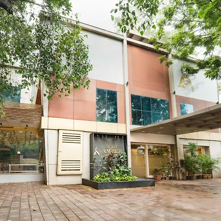 Hotel Treebo Amber International Airport T2 3*