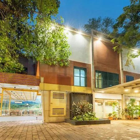 Treebo Amber International Airport T2 Hotel 3*