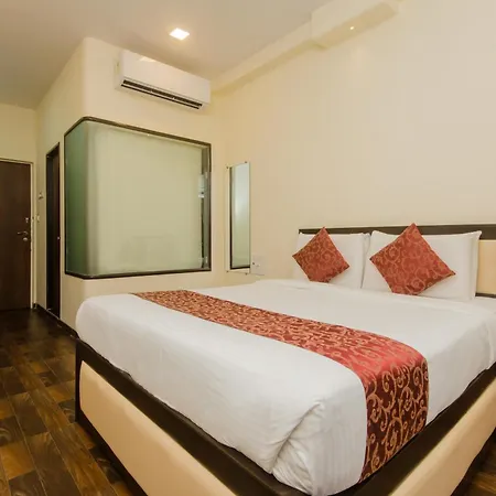 Hotel O Divine Residency Near Phoenix Marketcity 3*