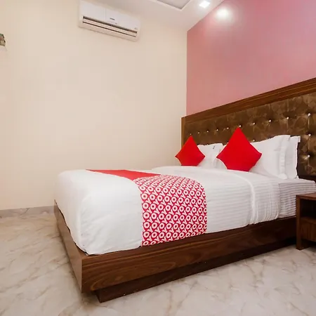 O Greenforest Near Airport Road Metro Station Hotel