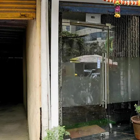 Hotel Super Oyo O Powai 4*