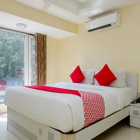 Hotel Collection O Grand Corp