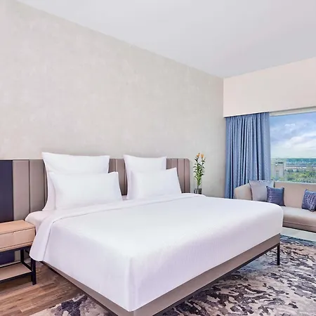 Hotel Novotel International Airport 5*