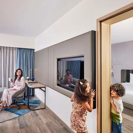 Novotel International Airport 5*