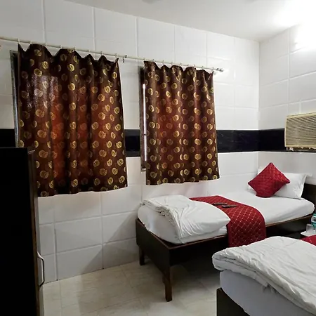 Fabhotel Kamal Hotel 2*
