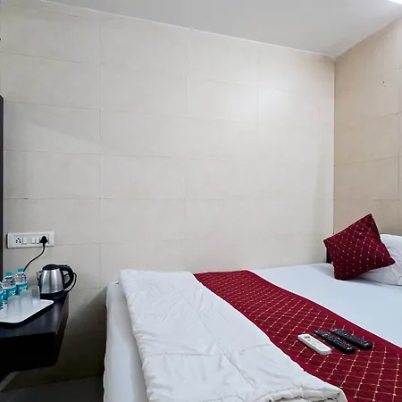 Fabhotel Kamal 2*