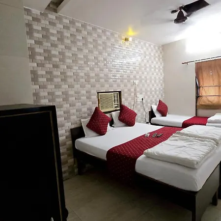 Fabhotel Kamal