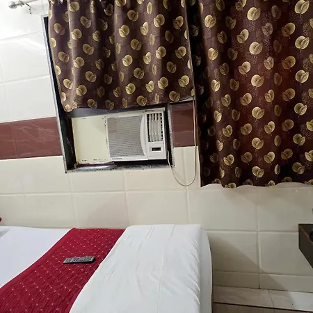 Fabhotel Kamal 2*