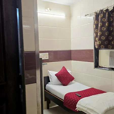 Fabhotel Kamal Mumbai