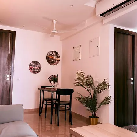 空 Sora Apartment Mumbai