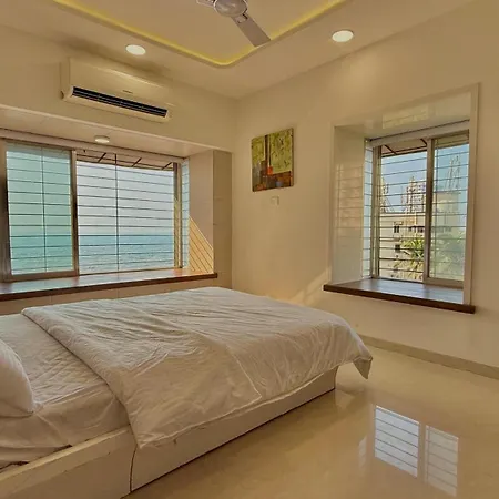 The Banganga Horizon,sea Views & Sunsets Apartment