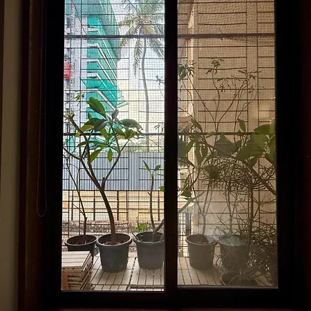 Sea Breeze Suite, Juhu Apartment