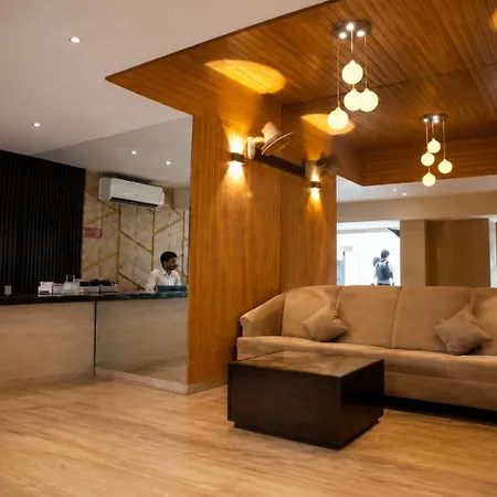 Glitz Jayshree - Nr Airport Hotel *