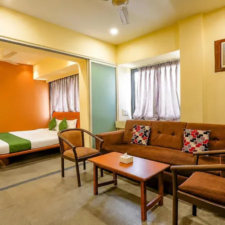 Hotel Glitz Jayshree - Nr Airport *