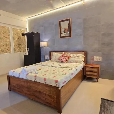 Floral 4bhk Apartment Mumbai