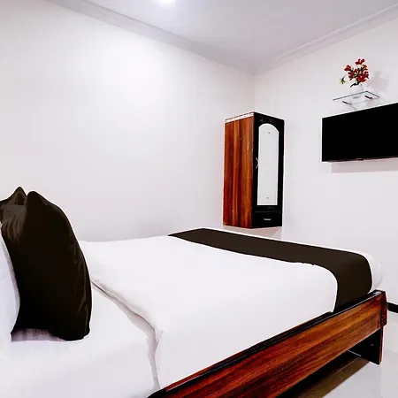 O Sunrise Executive Hotel 2*
