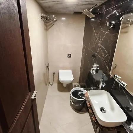 Hotel Eldoria Palace - Near Us Consulate & Bkc *