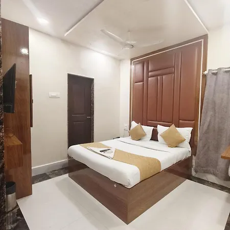 Hotel Eldoria Palace - Near Us Consulate & Bkc