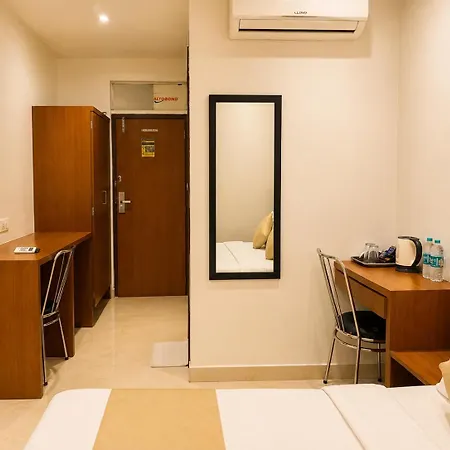 Hotel Liwa - Nr Nesco & International Airport 3*