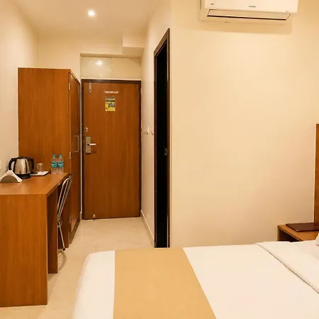 Hotel Liwa - Nr Nesco & International Airport