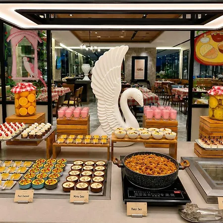 Hotel Fairfield By Marriott Andheri West 4*