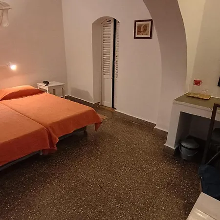 Manoribel 3*