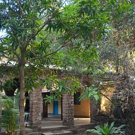 Manoribel 3*