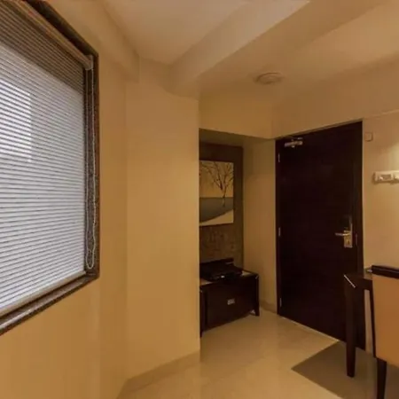 Anantha Executive Hotel 3*