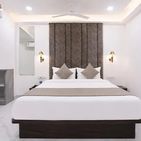 Byland International Andheri Hotel
