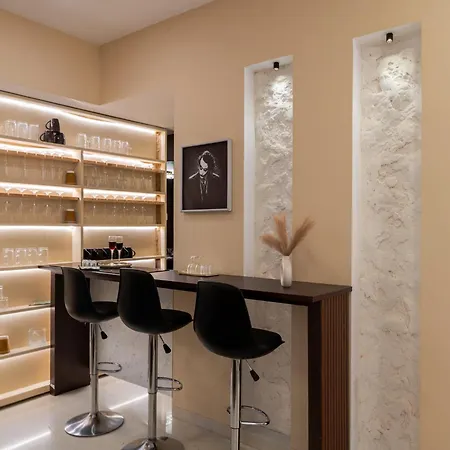 Whispering Stones 4bhk Modern Spacez With Indoor Bar * Mumbai