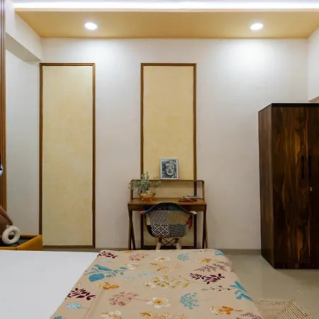 Whispering Stones 4bhk Modern Spacez With Indoor Bar * Mumbai