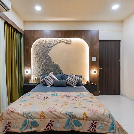 Whispering Stones 4bhk Modern Spacez With Indoor Bar