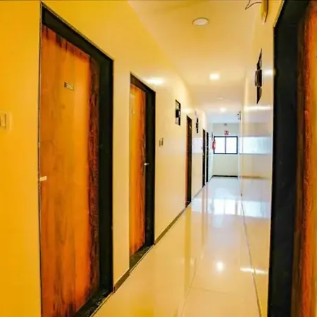 Hotel Fabexpress Prakash Mumbai