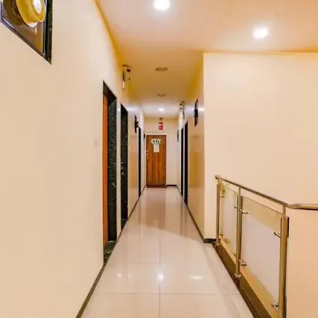 Hotel Fabexpress Prakash
