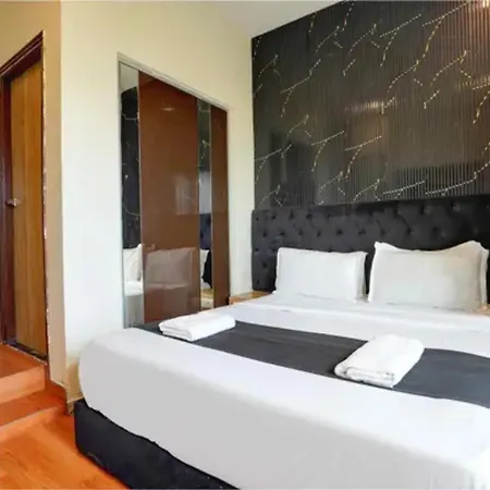 Fabhotel Freedom Star Hotel 4*