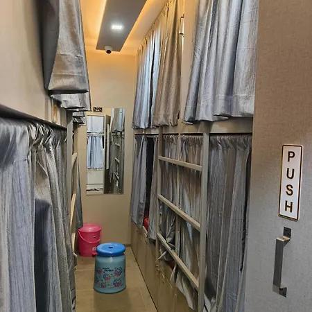Restinn Sakinaka Hostel *