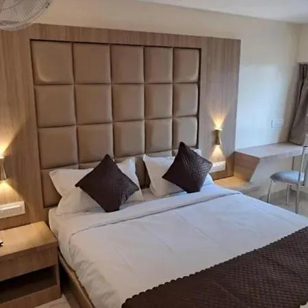 Hotel Fabhotel Sahara 3*