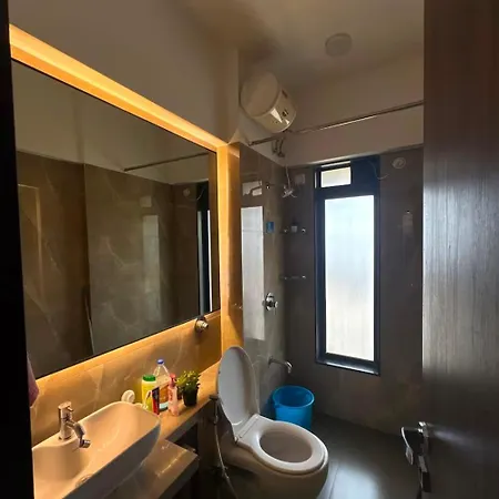 Skyline Serene Shared Access Homestay
