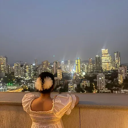 Skyline Serene Shared Access Homestay *