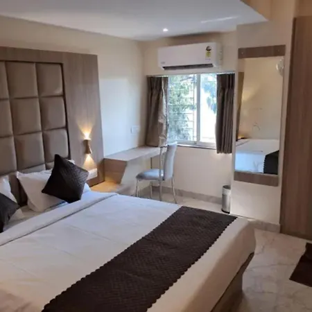 Hotel Fabhotel Sahara