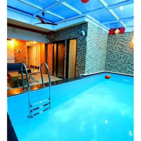 Luxurious 4 Bedroom Private Pool At Kandivali East,